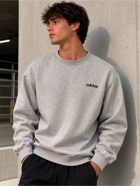 Adidas Men's Light Gray Crewneck Sweatshirt Size M